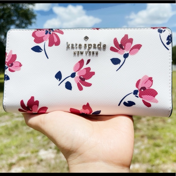 kate spade Handbags - NWT Kate Spade ♠️ Floral Bifold Wallet💕Gaby’sBags